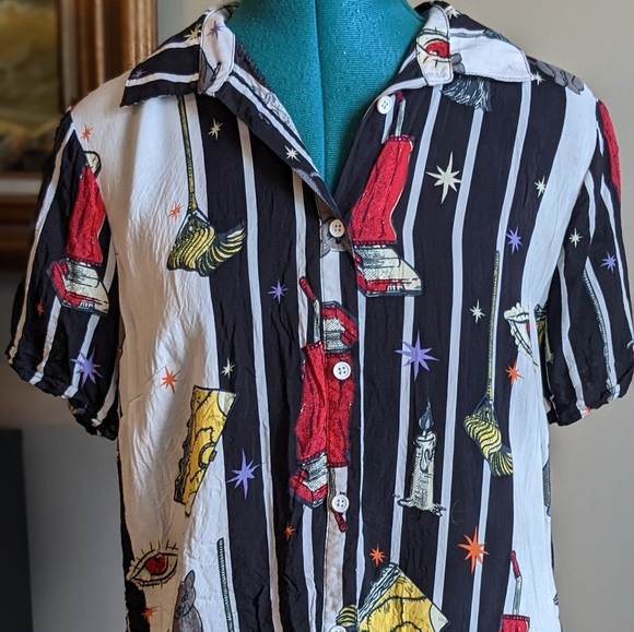 Disney Her Universe Hocus Pocus Button Up - Medium - Picture 7 of 9